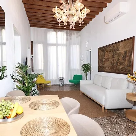 1 Yellow Apartmán